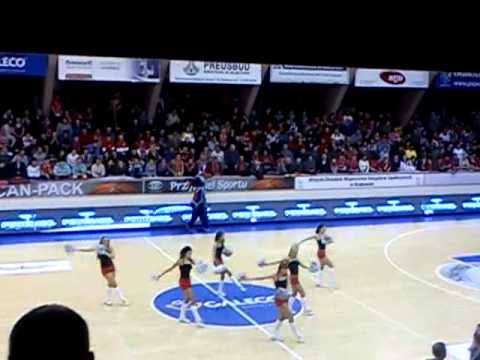 Wisła Kraków - Frisco Brno 11.01.2012 cheerleaderki part3