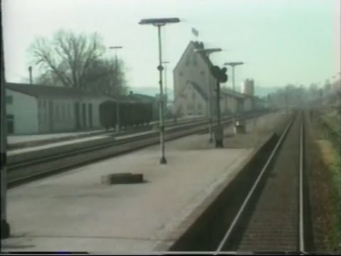viel verschwundene Infrastruktur aus dem VT 628 Mühldorf-Landshut-Deggendorf am 11.3.1995...
