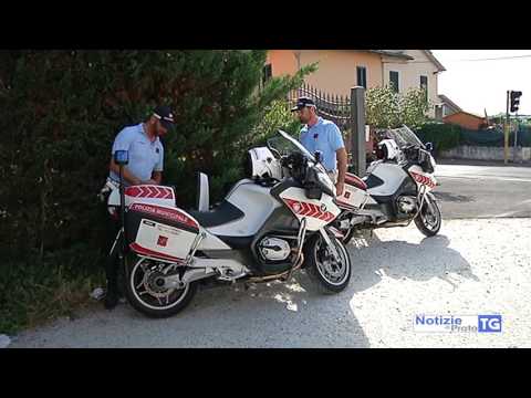 2017-08-03 PRATO - MAGAZZINO PANINARO TRA VERMI, TOPI E CIBO MARCIO