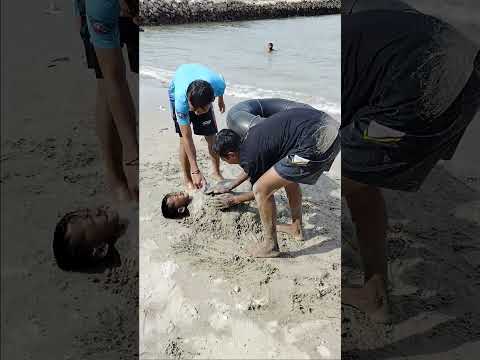 Uji Nyali Sang Bocil #shortviral #pantai #pasir #berenang #ujinyali
