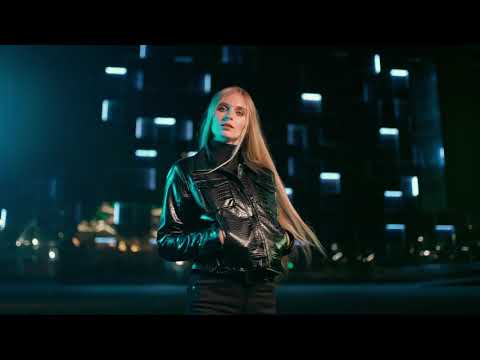 Фотограф пробует видео. Модель: Алёна Гридчина.