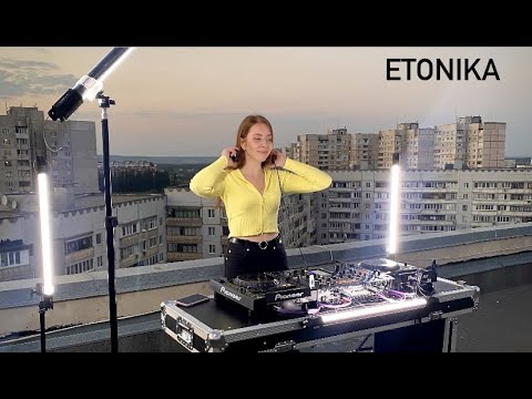 Etonika -  Big city lights / Live / Progressive House & Melodic Techno DJ Mix