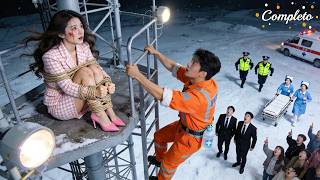 Nadie se atreve a salvar a CEO atrapada en torre,solo limpiador valiente sube a salvarla!Amor llega!