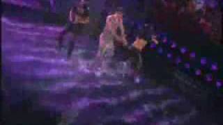 Pee Wee Bailando Hip hop Bajo la Lluvia  - Final Reyes del Show