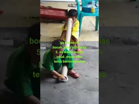 ini waktu masih paud sekarang udh kelas 5..moga akur terus bertemenannya sampe besar nanti