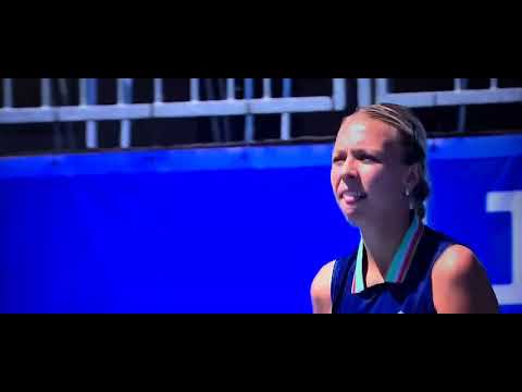 Kontaveit vs Havlickova. Abierto de Praga 2022. Salida a pista