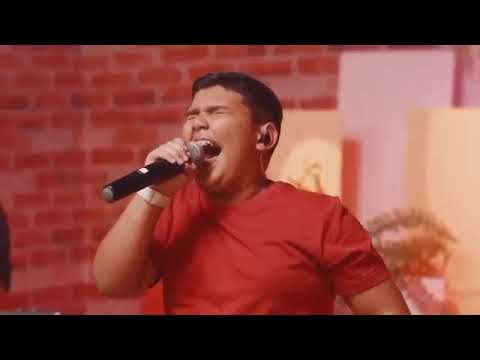 cantor Rodrigo vinheiro. Deus tremendo.