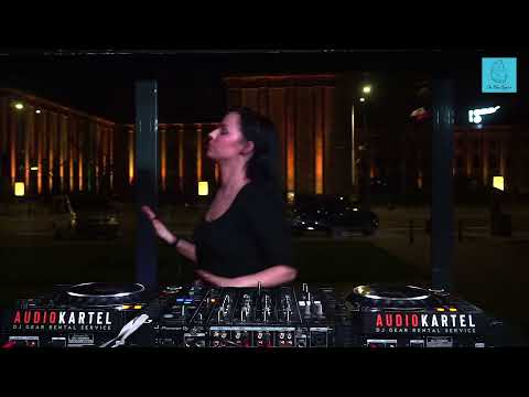 The Blue Oyster: Francesca / 29.04 / 20 - 21