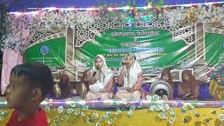 Download lagu Syair Madura Ahlak Santri Kepada Guru. Penampilan Al-Banjari Siswi AL-MUNAWARAH di HIMMAH 2022 mp3