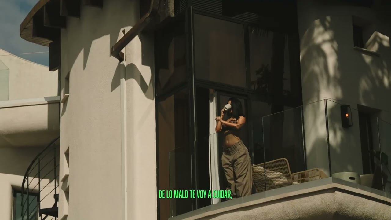 JC REYES - ESCÁPATE FT SANTA FE KLAN