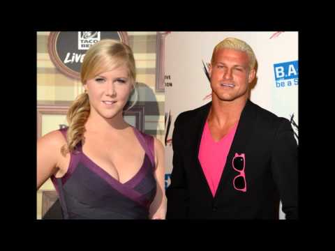download lagu mp3 mp4 Amy Schumer And Dolph Ziggler, download lagu Amy Schumer And Dolph Ziggler gratis, unduh video klip Amy Schumer And Dolph Ziggler