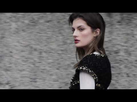 A Gilded Spirit: Chanel Métiers D’art Paris-New York 2018/19