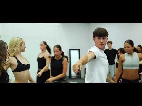 JANIE KOGAN - EYE CONTACT Official Music Video