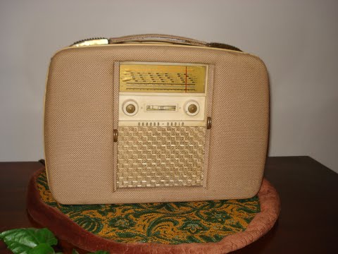 Старий німецький ламповий переносний радіоприймач  Akkord Offenbach 52 NB5. Короткий огляд
