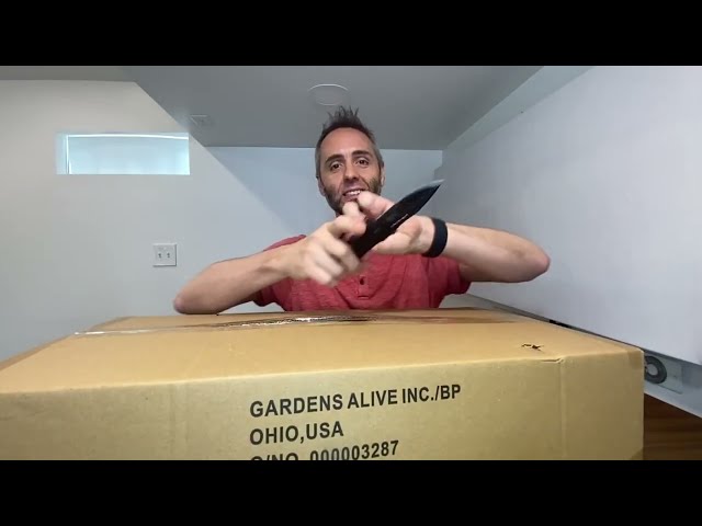 Best Solar-Powered Garden Wind Spinner Assembly and Review - close-up view