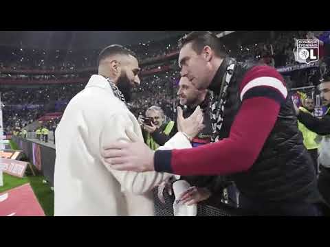 Karim Benzema demonstrated the "Golden Ball" during the break of the match "Lyon" with "Nice" (1:1).