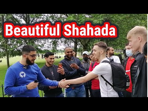 Islam Is a Quite Fair Religion! Beautiful Shahada | Ali Dawah & Young Visitors | Speakers Corner