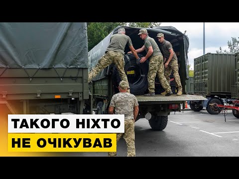 Порошенко передав партію техніки кільком бригадам Сил Оборони