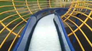 preview picture of video 'アイランドシティ中央公園の滑り台'