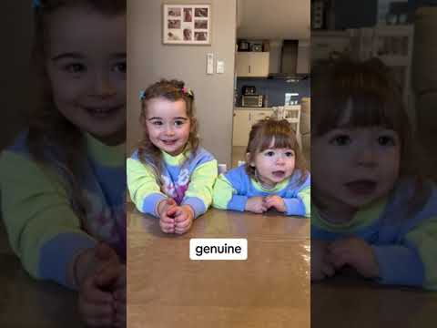 The way maxie watches billies lips to see her pronounce each word is hilarious 😂😆