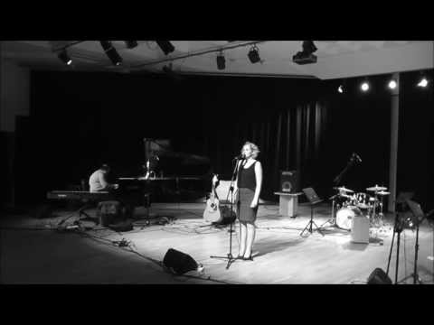 Izabela Krasucka - "Trudno kochać" (Kayah & Bregović)