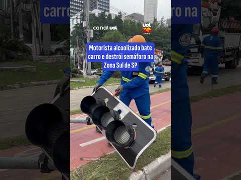 Motorista alcoolizado bate carro e destrói semáforo na Zona Sul de SP