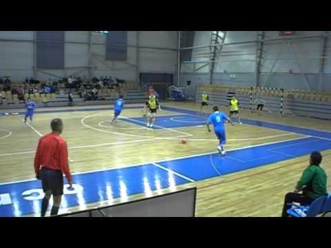 11.02.2012. Telpu futbols: RTU - NIKARS 0:11