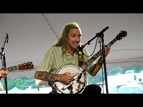 Kyle Tuttle & Della Mae "Big Spike Hammer" Grey Fox 2024