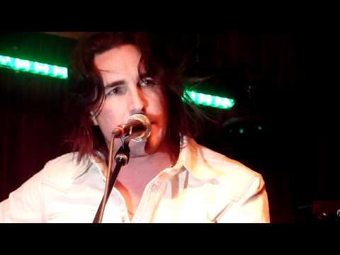 Jake Owen singing Merle Haggard's My Favorite Memory