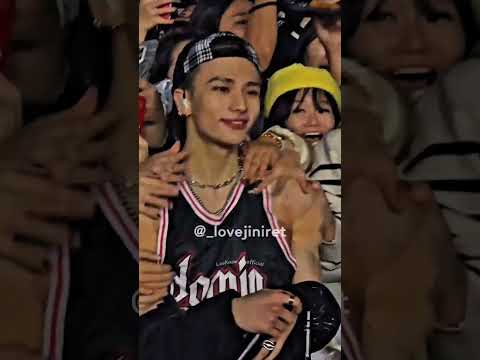 The FREAK is enjoying alot 💀💀 #dominATE_HONGKONG #straykids #hyunjin #911