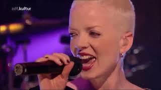 Garbage - Cherry Lips (Live @ Later... with Jools Holland) (2001/11/16) *High Quality*