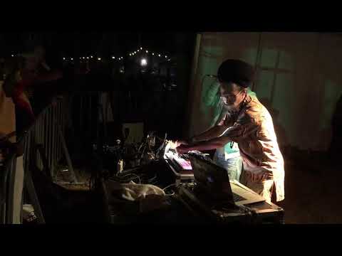 Kibir La Amlak ft Messenger Douglas (uk) - Natural Dubwise pt5 @ 18'' corner Reggae geel (b) 020819