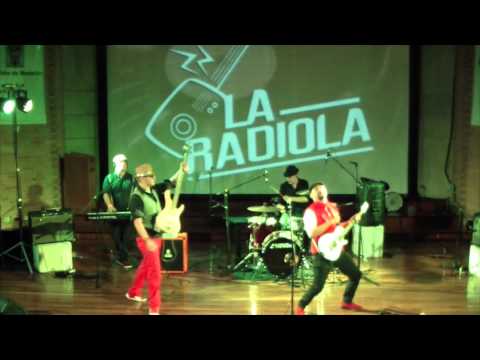 La Radiola - Odiame / En tu pelo