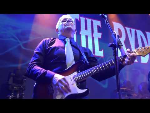 Besame Mucho - THE RYDERS live at sea