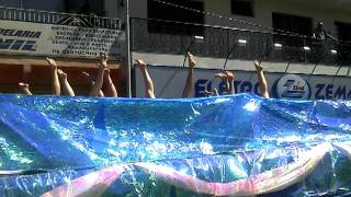 preview picture of video 'Turma natação Vargem Grde. do Sul, nado asfalto'