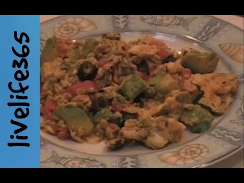 How to...Make a Killer Tomato, Avocado and Black Olive Scramble