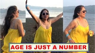 Neena Gupta&#39;s refreshing beach look will leave you inspired!