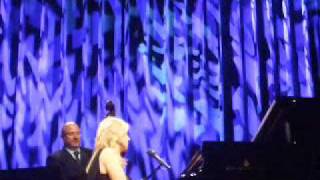 Diana Krall &quot;Walk on by&quot; @ Olympia (Paris)