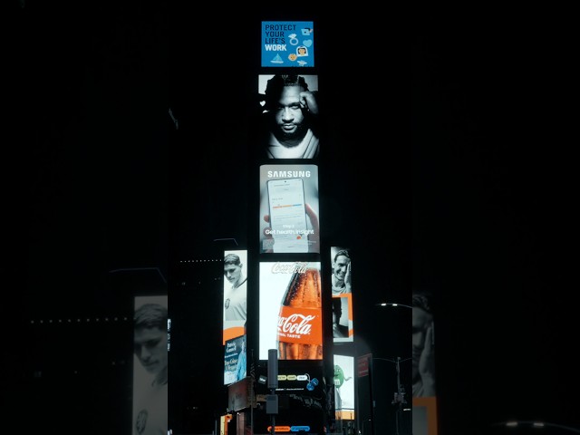 Thanks for having us, Times Square! 🧡 #OranjeIsTakingOver #FIFAWorldCup