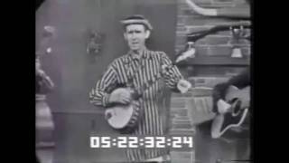 David "Stringbean" Akeman - "Run Little Rabbit Run" -- a tribute to "Stringbean"