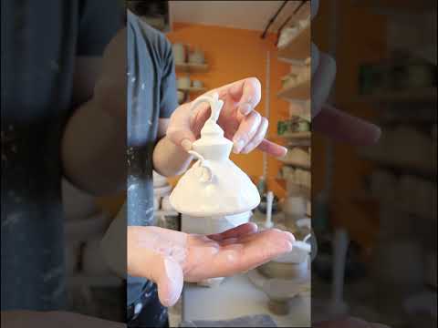 Keksdose wird glasiert part2 #ceramics #art #keramik #asmr