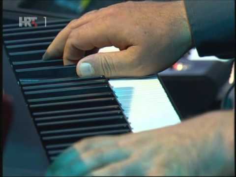 Matea Strupar - Tek je 12 sati (Pjevaj moju pjesmu)