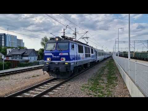 EP09-047 + IC ARTUS z Przemyśla Gł. do Gdyni Gł. i Helu, mija stację Rzeszów Zachodni 14.07.2022