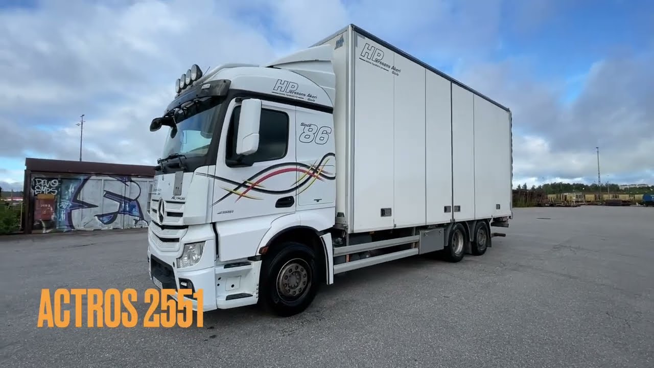 Lastbil Mercedes-Benz Actros 2551 SKAB-Skåp med öppningsbarsida och baklyft