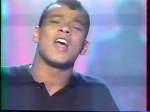 Fine Young Cannibals   1985 12 21   Johnny Come Home @ Demain C'est Dimanche