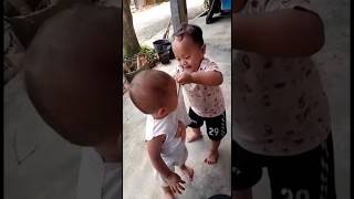 Download lagu Lucu Anak Kecil Lagi Berantem #shorts mp3