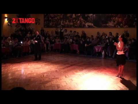 Jesica Arfenoni  and  Roberto Zuccarino  are  dancing  to  the  milonga  "  Campo Afuera  "