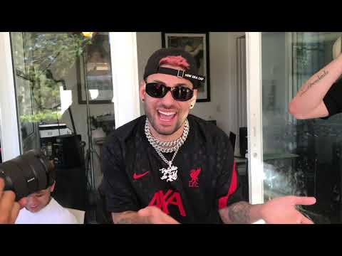 BATALHA DE RIMA AO VIVO - KRAWK x MC LEOZINHO ZS (NãoGrita)