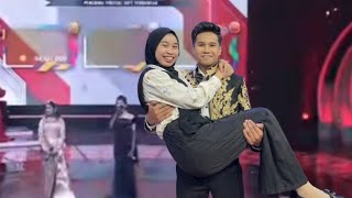 Download lagu Vaelen Pamekasan Qualifies for the Grand Final of D'Academy 7: The Moment of Soswet Carrying Mila... mp3 Download lagu Vaelen Pamekasan Qualifies for the Grand Final of D'Academy 7: The Moment of Soswet Carrying Mila... mp3