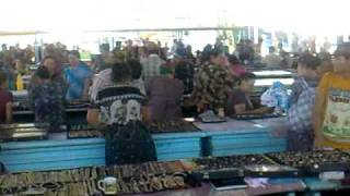 preview picture of video 'golden market in Turkmenistan. золотой базар в г.Чаржоу.Turkmenistan.mp4'